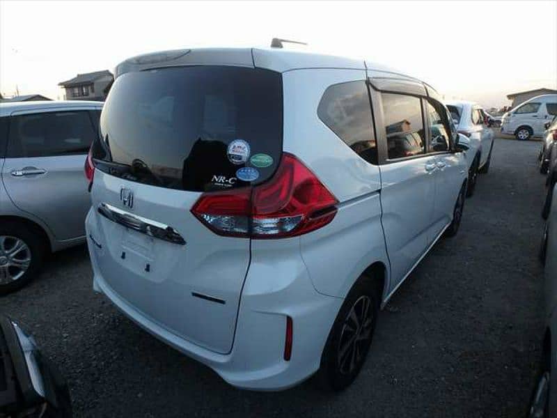 Honda Freed. hybrid  exchange possible with Honda vezel 2018/  2024 l 3