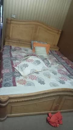 use bed end 2 tables good condition