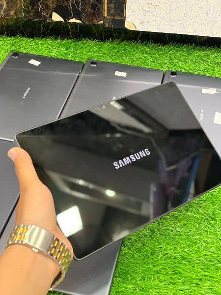Samsung Galaxy Tab A7 T500 10.4" Display
3gb ram
32gb rom 1