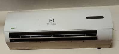 air conditioner Electrolux company like new jenun condition