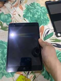 iPad mini 1 16 gb 10/10 condition available for sale