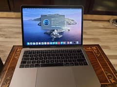 MacBook Pro (13-inch, 2017, Two Thunderbolts 3 ports)