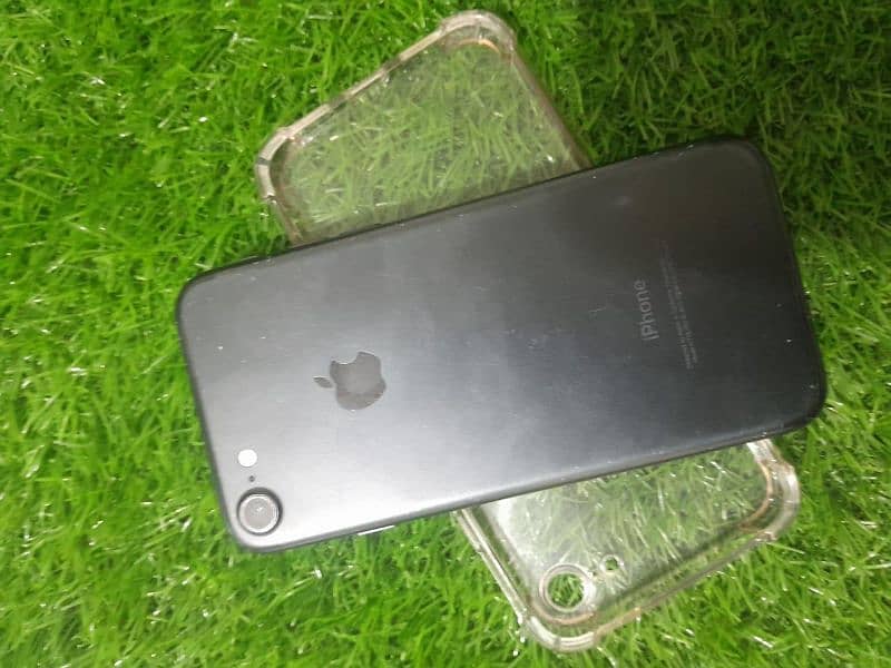 Iphone 7avaliable FOR SALE 8