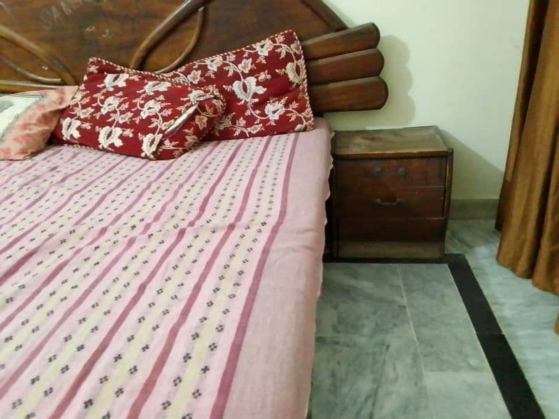 wooden bed/double bed/ king bed 1