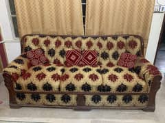 Comfortable and Stylish Sofa Set for Sale!