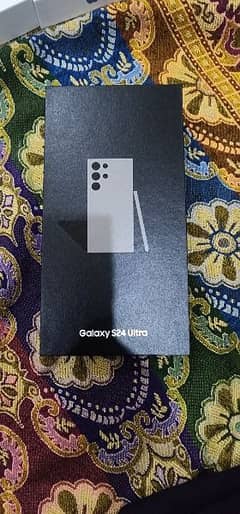 Samsung Galaxy s24 Ultra natural titanium box packed