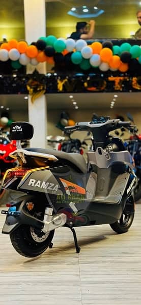 RAMZA M8 SCOOTER BEST SCOOTER FOR MALE IN PAKISTAN BOYS GIRLS SCOOTY 10