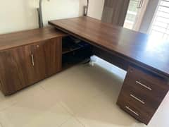 Office furniture in excellent condition for urgent sale.