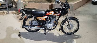Honda CG 125 2022 model First owner Karachi num 03278228900
