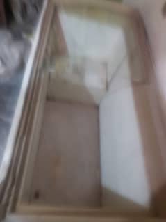 used deep freezer in good condition with genuine gas for sale