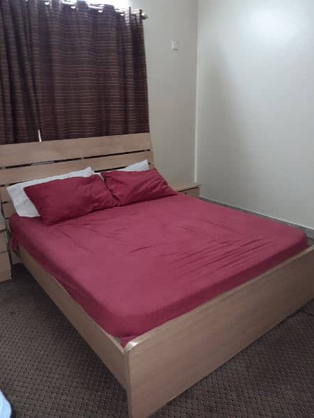 Bed with matress, 2 side small drawer and 1 dressing table 1