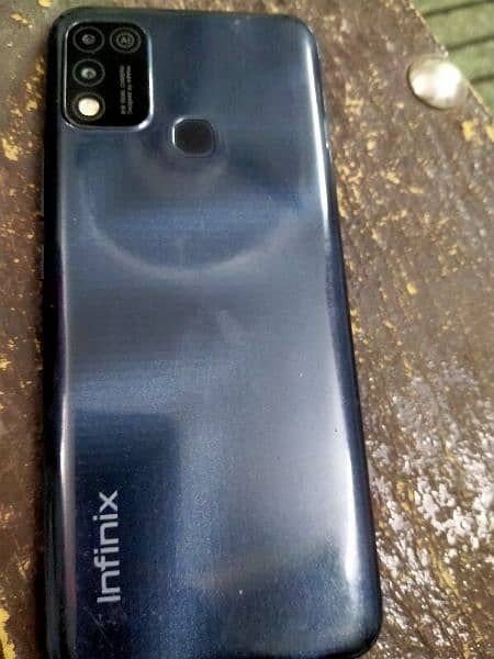 Infinix Hot 10 play Ram 4 Rom 64 6000 mah 6