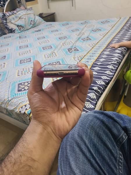 iphone xs 256 gb mint condition pta approved no any fault 3