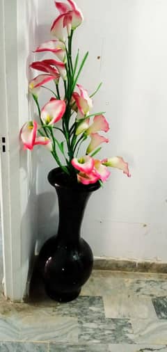 Big size stylish vase with bunch