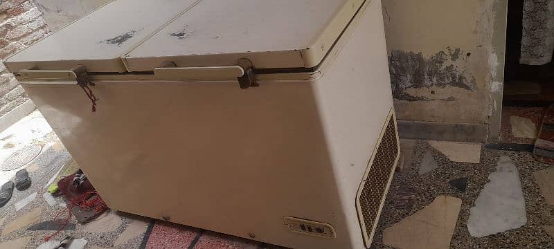 dawlance deep freezer for sale just in 45000/_ 3