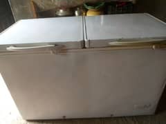 dee freezer for sale fast cooling.   contact numbers 03466977412