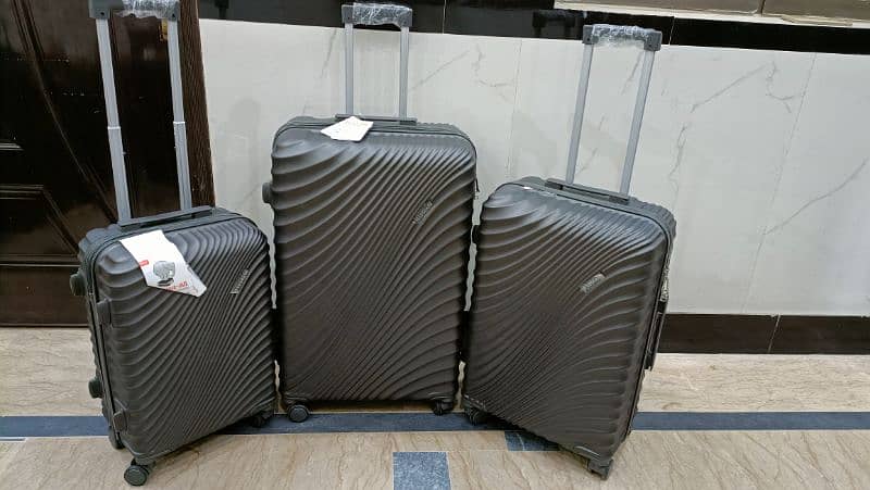 Luggage bags/ travel suitcases/ trolley bags/ travel bags/ attachi 19