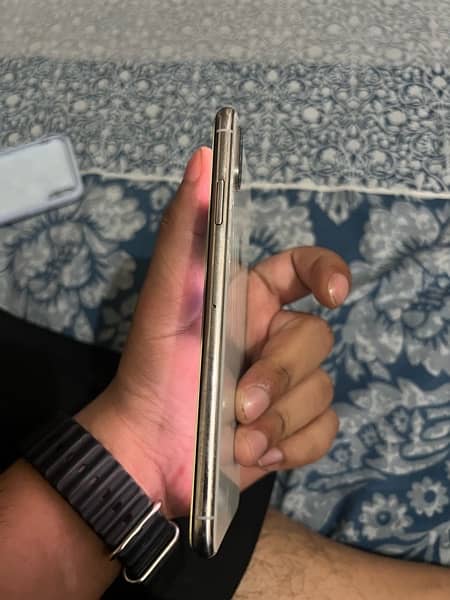 Iphone xsmax pta approved 4