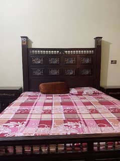 wodeen bed set and drassing