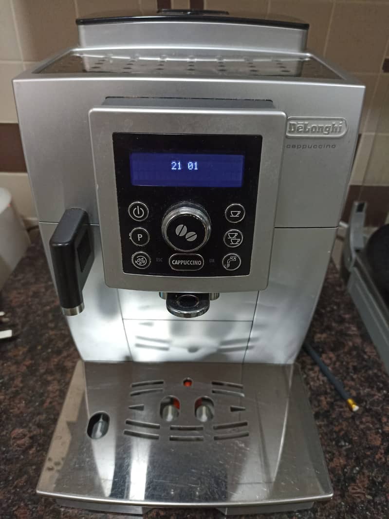 DeLonghi Fully Automatic Coffee Machine 4