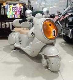 Electric Ride On Vespa/Scooter/Bikes