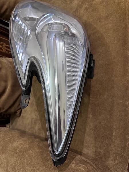 Toyota prius headlight for sale 2