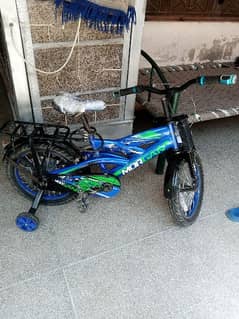 stree twak bicycle in kids in blue colour