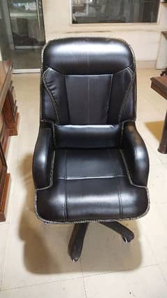 VIP OFFICE FULL ARM RELAXING BOSS CHAIR AVAILABLE at the whole price