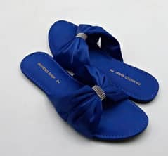 Ladies flat fancy slipper