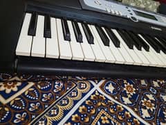 Piano Yamaha PSR E-213 for Beginners & Professionals