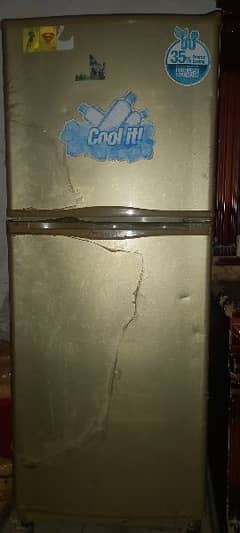 Refrigerator of Dawlance company 1 year used without warranty card