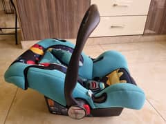 Tinnies baby carry cot and car seat
