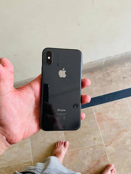 I phone XS for sale in lahore 1