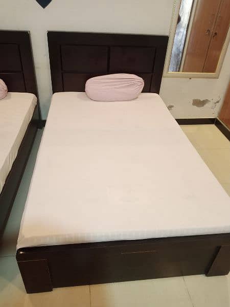 2 Beds with Mattress 2