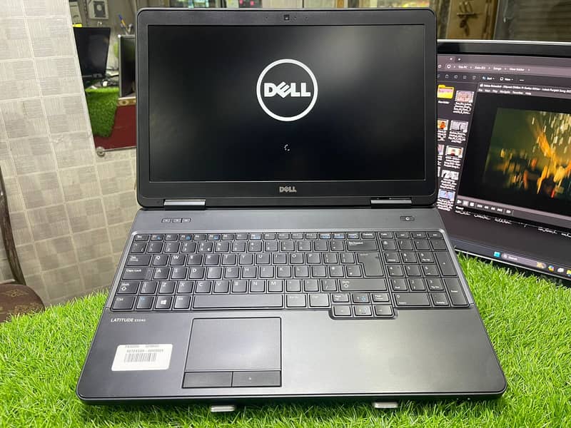 Dell Latitude E5540 (02 GB Dedicated Card) 0