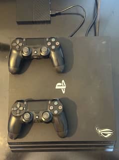 PS4 Pro | 1TB | 2 Controllers