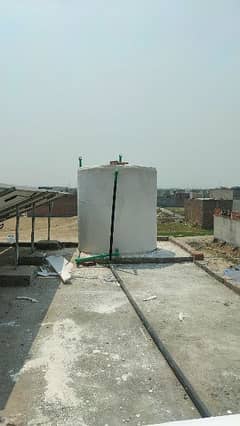 Plastic water tank insulation