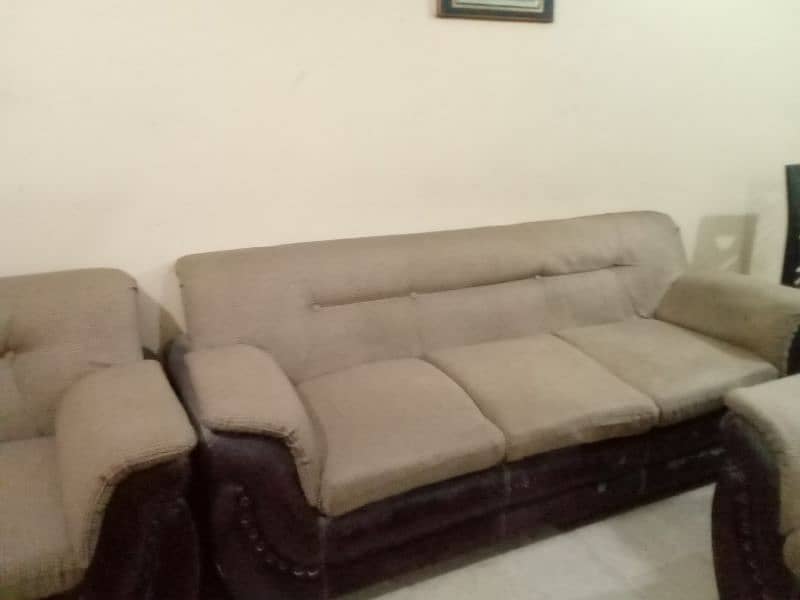 5 seater sofa for sale (Urgent Sale) 0