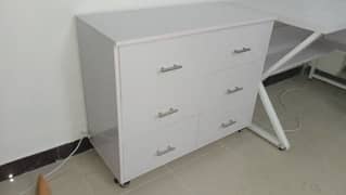 Very clean White drawer cabinet New condition