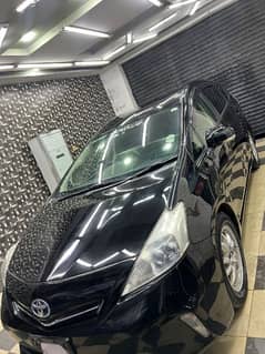 Toyota Prius Alpha 2014