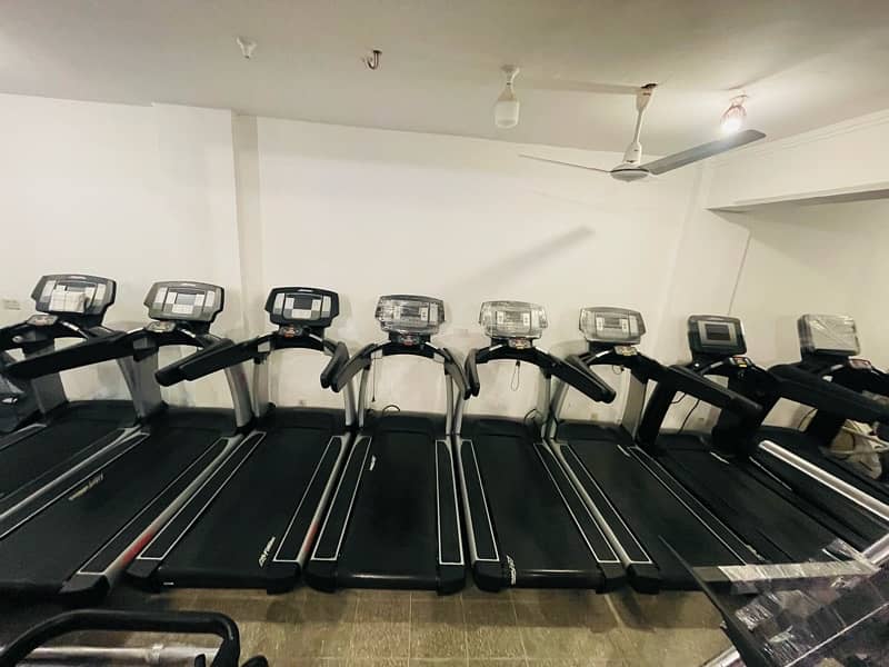 Life Fitness\ Treadmill\Usa IMPORT\Commercial\Home USe\Electric\Olx 12