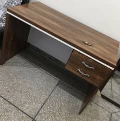 OFFICE/COMPUTER/STUDY TABLE IN NEW CONDITION