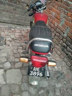 Honda 70 urgent sale 2022 model for u call me 03076258687.03116258687