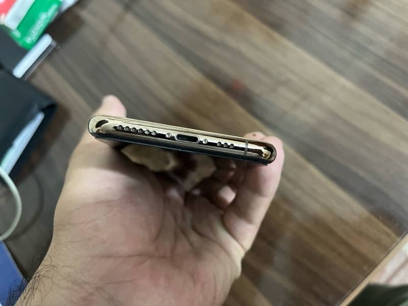 iphone xs PTA 64GB golden color (most demanding) 2