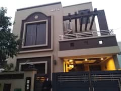 Facing Park 5 Marla New House For Sale In AA Block Sector D Bahria Town