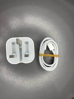 Iphone 14 pro max ka 100% genuine charger hy
