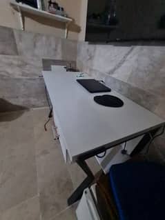 White Executive Table Office table. 4feet x 2feet