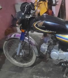 I am selling my honda cd70cc bike lush condition ha ! 0