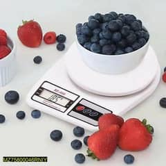 Digital electronic kitchen scale