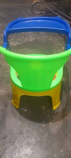 kid chair with fill ballon